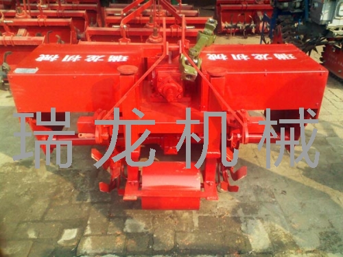 大型蔥姜開溝機(jī)